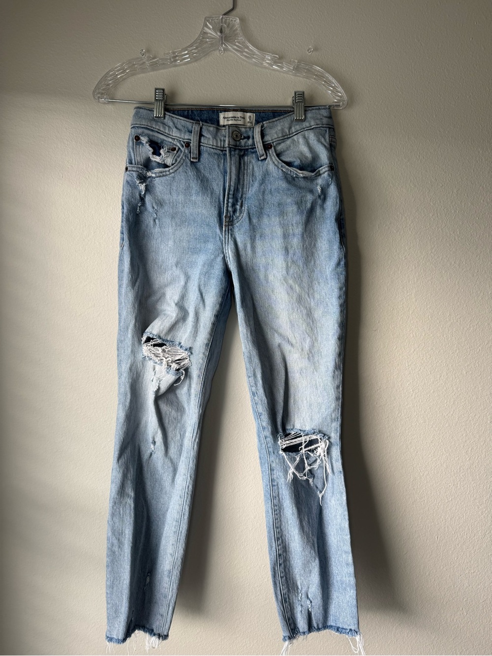 Abercrombie Light Wash Distressed Women’s Jeans